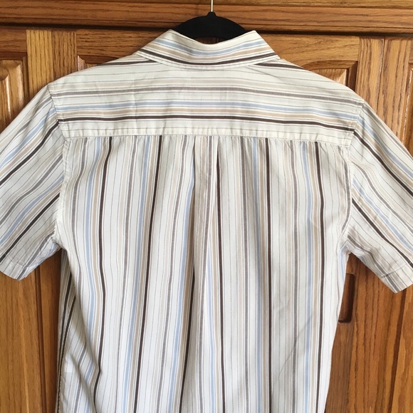 ⭐️💲⬇️ Boys Striped Casual Button Down Shirt - Picture 2 of 6